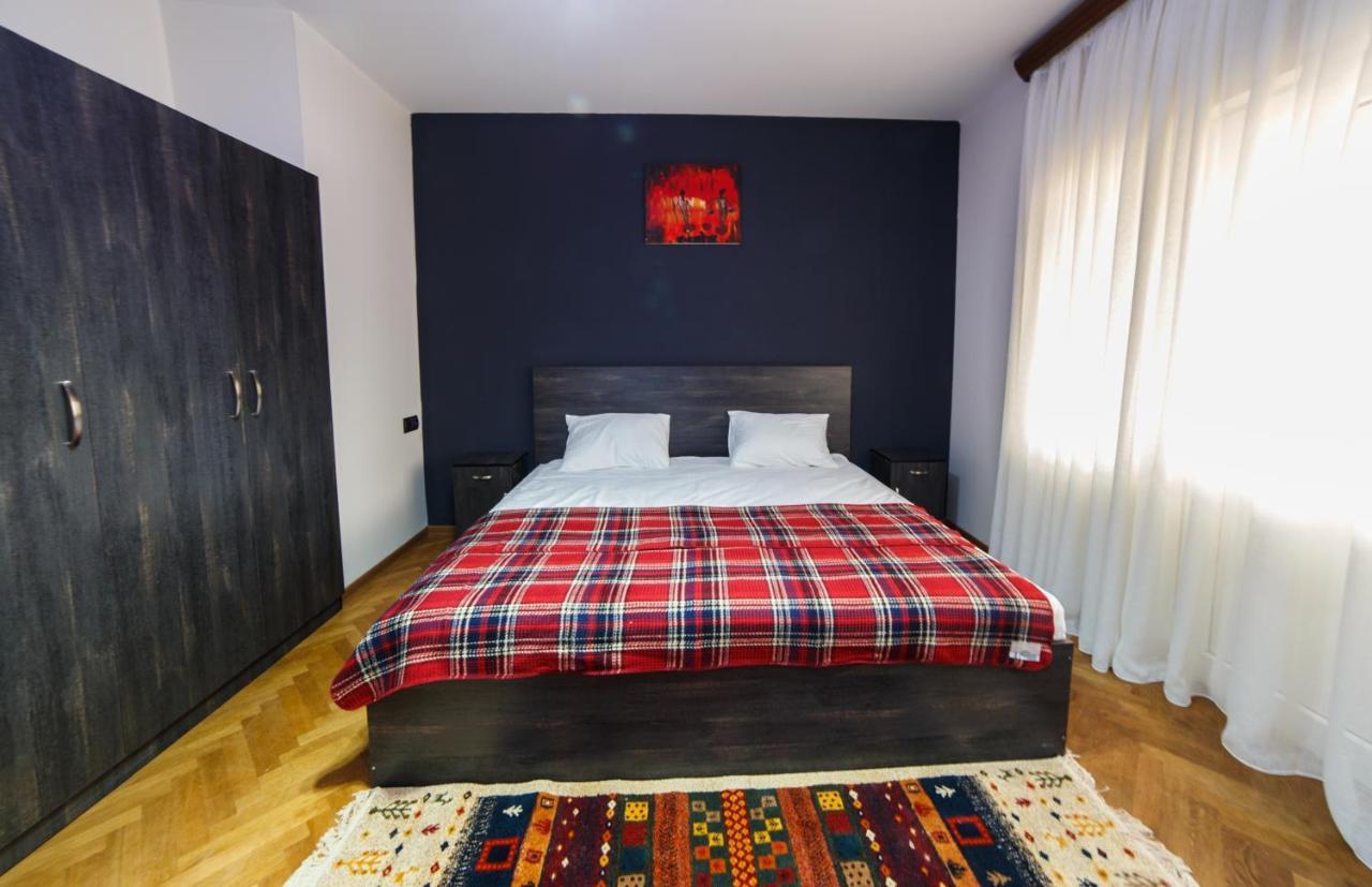Red Castle Hotell Jerevan Exteriör bild